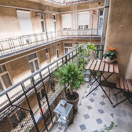 Lizmary'S Wonderland Apartment Budapest Exterior photo