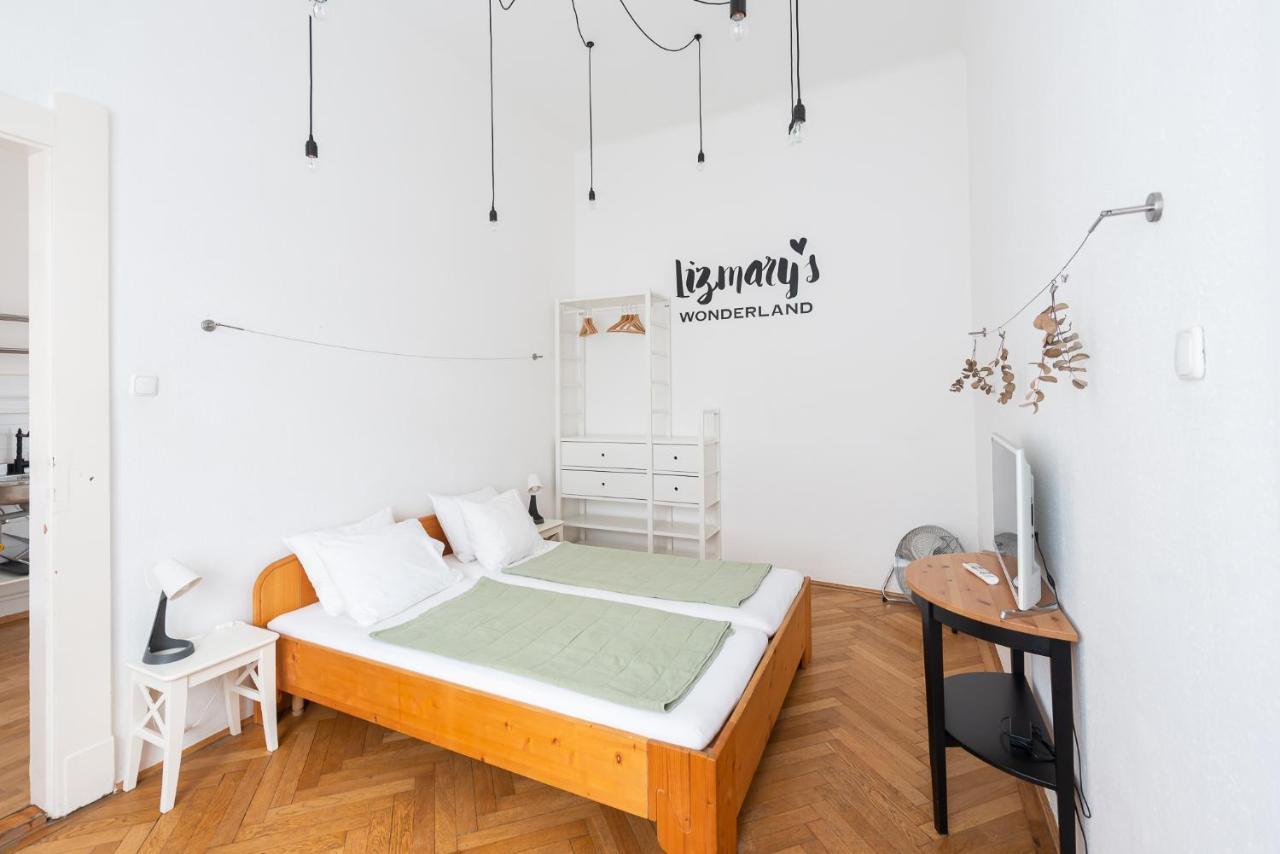 Lizmary'S Wonderland Apartment Budapest Exterior photo